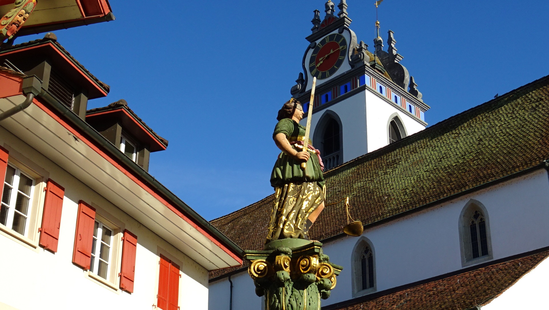 Foto des Gerechtigkeitsbrunnens in Aarau
